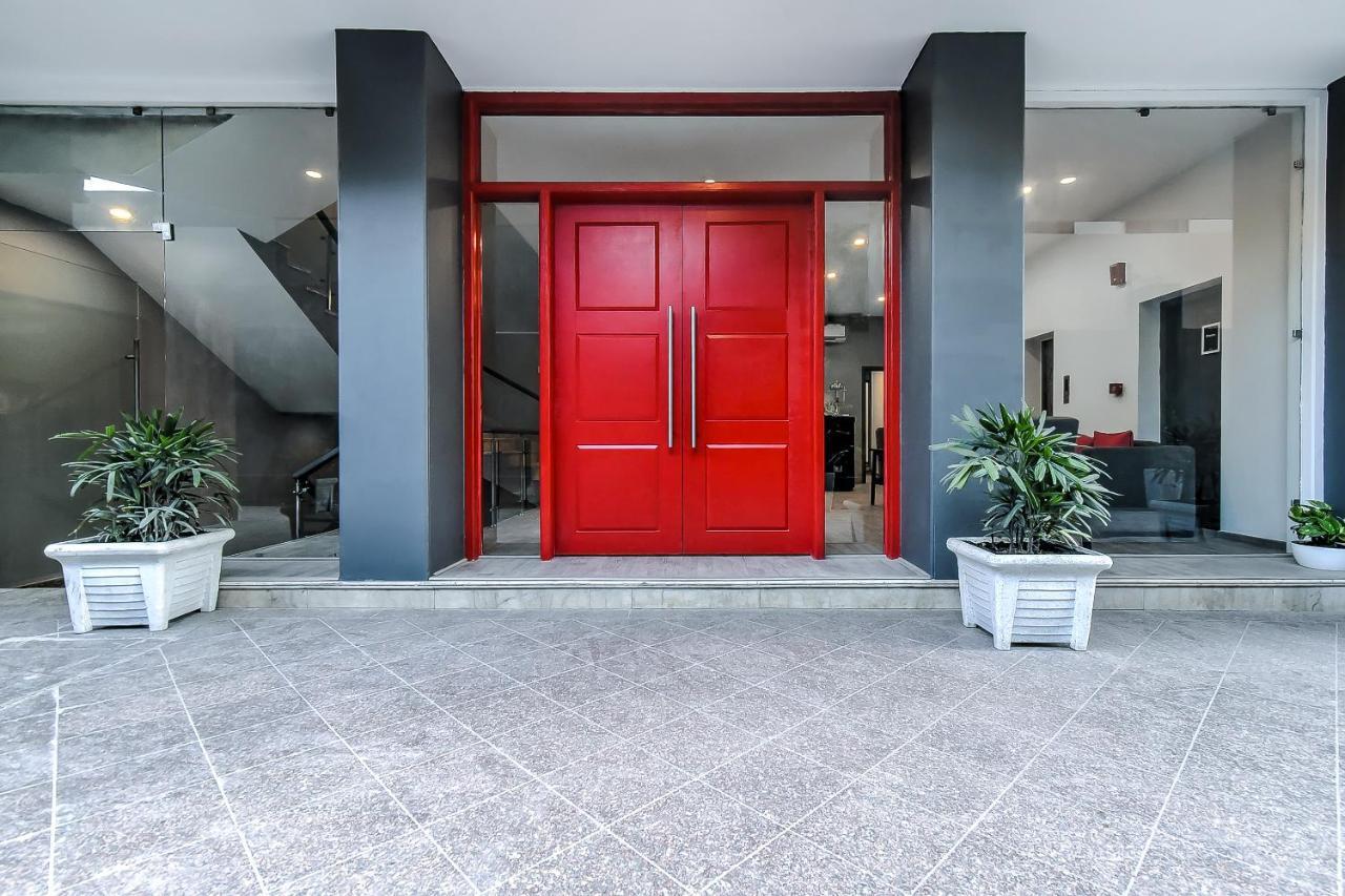 Готель Oyo Townhouse 044 Sector 14 Gurugram Ґурґаон Екстер'єр фото