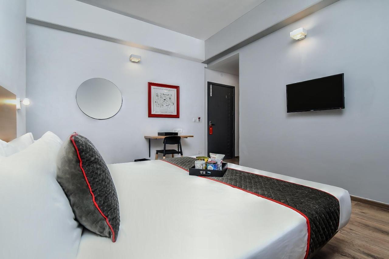 Готель Oyo Townhouse 044 Sector 14 Gurugram Ґурґаон Екстер'єр фото