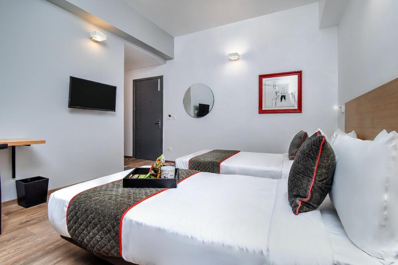 Готель Oyo Townhouse 044 Sector 14 Gurugram Ґурґаон Екстер'єр фото